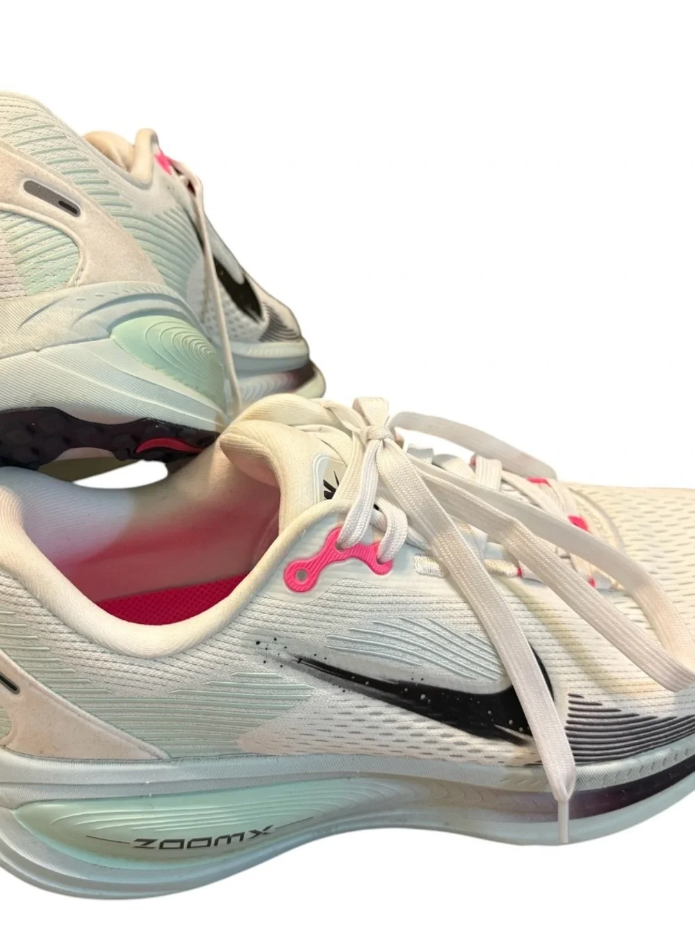 Nike Vomero 18 Running White/Glacier Blue/Hyper Pink/Black Men size 8 women 9.5